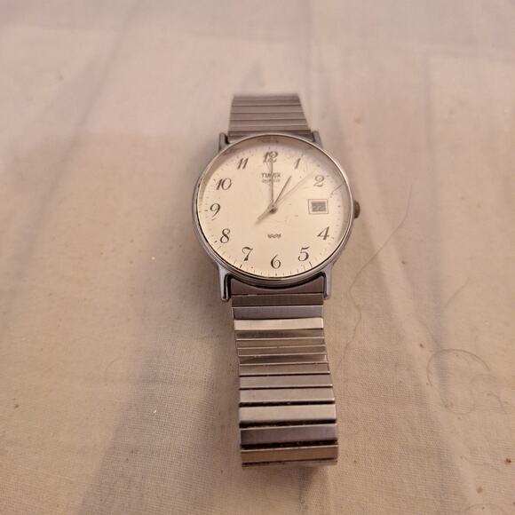 Vintage Men's TIMEX Watch Stretch Band Stainless Steel Not Tested - Picture 2 of 4